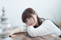 柳巖穿黑裙自拍 女孩怎么打扮清純？[多圖]