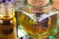 豐胸精油有用嗎？使用豐胸精油要注意什么？[圖]