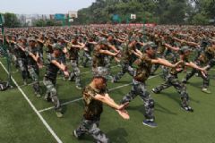 軍訓(xùn)下雨了怎么辦？軍訓(xùn)下雨還會(huì)訓(xùn)練嗎？[多圖]