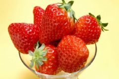 吃草莓中毒的癥狀有哪些？草莓中毒的反應(yīng)[圖]