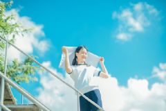 胸毛可以剪掉嗎？女生胸毛可以剪掉嗎？[多圖]
