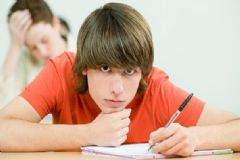 15歲男孩遺精正常嗎？15歲男孩遺精還能長高嗎？[多圖]