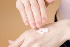 護(hù)手霜過期了還能用嗎？護(hù)手霜過期了怎么辦？[圖]
