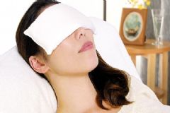 熱毛巾敷眼睛有什么好處？用熱毛巾敷眼睛有什么好處？[圖]