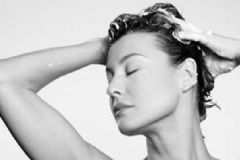 女生可以用冷水洗頭嗎？女生用冷水洗頭發(fā)好不好？[多圖]