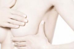 女性乳房有硬塊是什么？女性胸部有疙瘩是怎么回事？[圖]