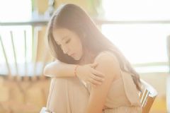 女生外陰有白色分泌物是怎么回事？女生外陰有白色分泌物怎么辦？[多圖]