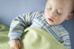 小孩晚上睡覺磨牙是怎么回事？小孩睡覺磨牙是怎么回事？[圖]