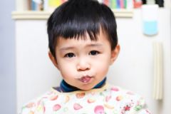 小孩螨蟲過敏怎么辦？小孩螨蟲過敏有哪些癥狀？[多圖]