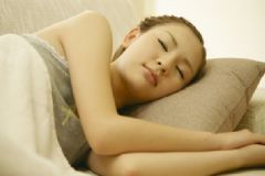 早上醒來腰疼是怎么回事？早上起床腰疼是什么引起的？[圖]