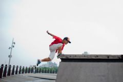 14歲可以學(xué)跑酷嗎？跑酷有年齡限制嗎？[多圖]