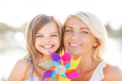 孩子的童年需要有誰陪伴？孩子的童年伙伴有哪些？[多圖]
