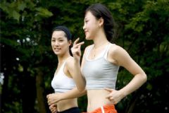 腰間盤突出會(huì)癱瘓嗎？腰間盤突出會(huì)引起哪些癥狀？[圖]