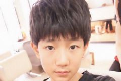 初中男生應該留什么發(fā)型？適合初中男生的發(fā)型有哪些？[多圖]