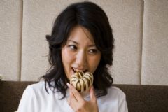 吃零食會得口腔潰瘍嗎？口腔潰瘍和零食有關(guān)系嗎？[多圖]