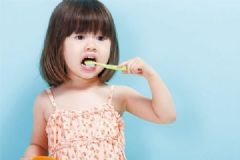 3歲的寶寶需要刷牙嗎？3歲的寶寶應(yīng)該怎樣刷牙？[多圖]