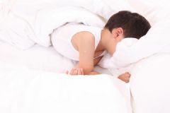 孩子睡覺磨牙是為什么？小孩睡覺磨牙怎么辦？[多圖]