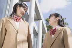15歲女生的正常身高和體重是多少？15歲標(biāo)準(zhǔn)身高和體重[多圖]