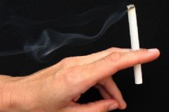13歲吸煙會(huì)怎么樣？13歲吸煙有什么危害？[多圖]