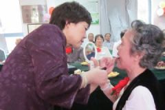 老人愛打扮自己好不好？老人愛打扮的好處有哪些？[多圖]