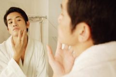 臉色發(fā)黑是什么原因？臉色發(fā)黑怎么調(diào)理？[多圖]