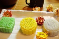 冰皮月餅?zāi)鼙４娑嗑?？冰皮月餅怎么存放？[多圖]