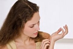 皮膚發(fā)癢是什么原因？皮膚發(fā)癢該怎么辦？[多圖]