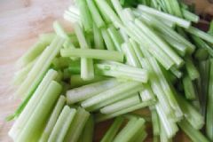 貧血能吃芹菜嗎？貧血吃芹菜好不好？[多圖]