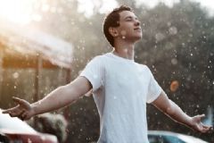 淋雨為什么會感冒？淋雨后怎么預防感冒？[多圖]