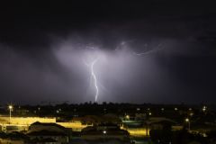打雷可以用電腦嗎？打雷玩電腦會(huì)怎么樣？[多圖]