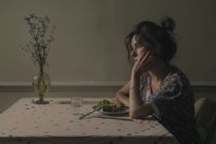 15歲女孩熬夜到1點(diǎn)有什么危害？15歲女孩熬夜的壞處[多圖]