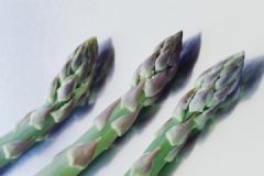 肺癌吃蘆筍能治好嗎？蘆筍抗癌療法是真是假？[多圖]