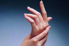 中午睡覺手麻怎么回事？手腳發(fā)麻是什么原因？[多圖]