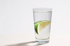 檸檬水能治感冒嗎？感冒喝檸檬水有效果嗎？[多圖]