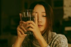 冬天喉嚨癢咳嗽怎么辦?。慷旌韲蛋W咳嗽的治療方法[多圖]