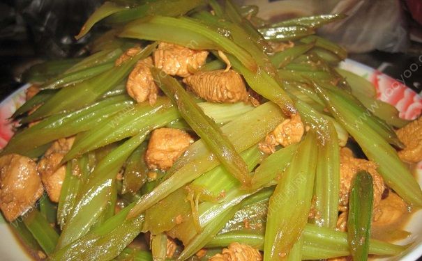 芹菜與雞肉相克嗎？芹菜和雞肉一起吃會(huì)怎樣？(1)