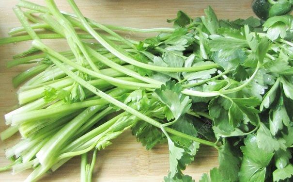 芹菜有毒嗎？吃芹菜會(huì)中毒嗎？(4)