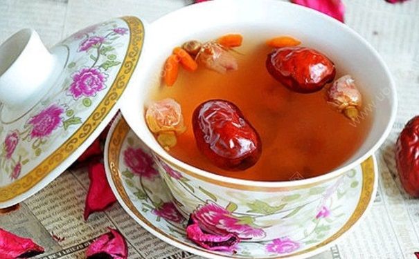 紅棗和玫瑰花能在一起泡嗎？紅棗和玫瑰花能一起泡茶喝嗎？(3)
