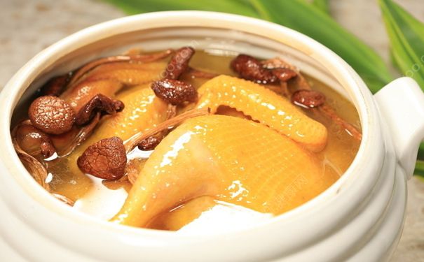怎么煲雞湯營(yíng)養(yǎng)又好喝？煲雞湯要注意什么？(1)