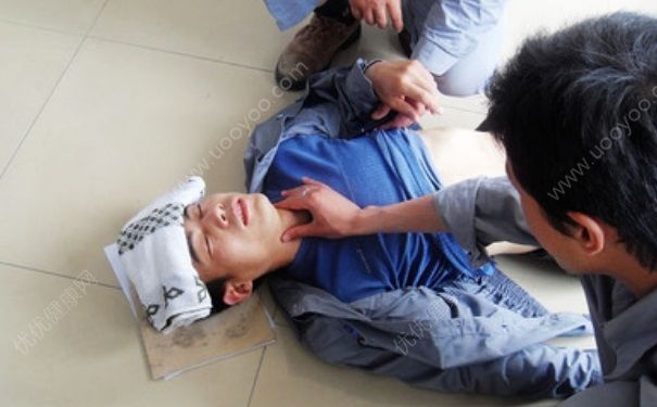 藿香正氣水可以空腹喝嗎？藿香正氣水空腹能喝嗎？(1)