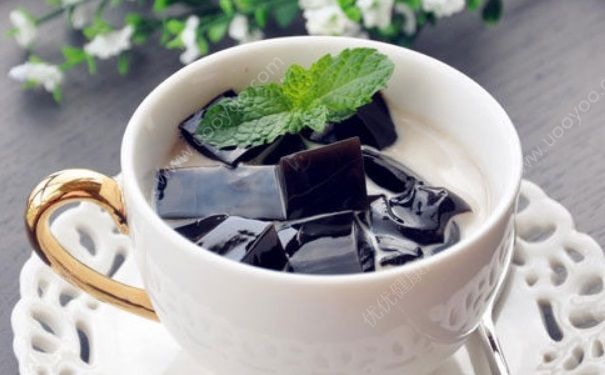 仙草粉是什么？仙草粉怎么煮成仙草茶凍？(1)