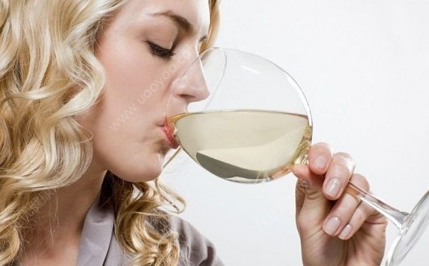 酒精中毒有什么癥狀？酒精中毒的癥狀有哪些？(1)