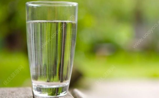 喝白開水下奶嗎？喝白開水會影響乳汁的分泌嗎？(1)