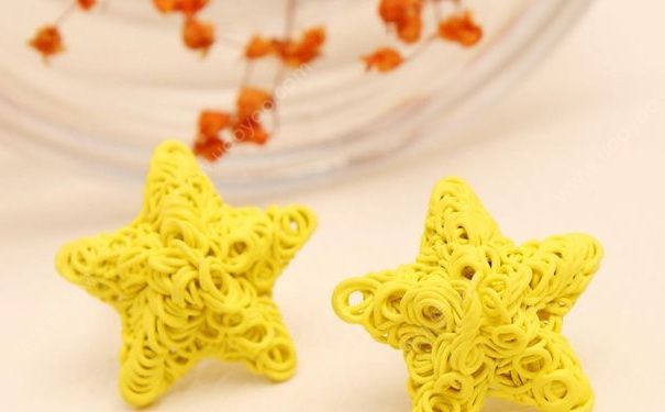夏季養(yǎng)生可以戴金屬首飾嗎？夏季除腋毛會(huì)影響?zhàn)B生嗎？(1)