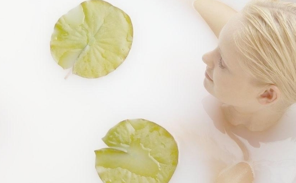 夏天曬黑后如何快速美白？夏季曬黑了怎么美白比較快？(1)