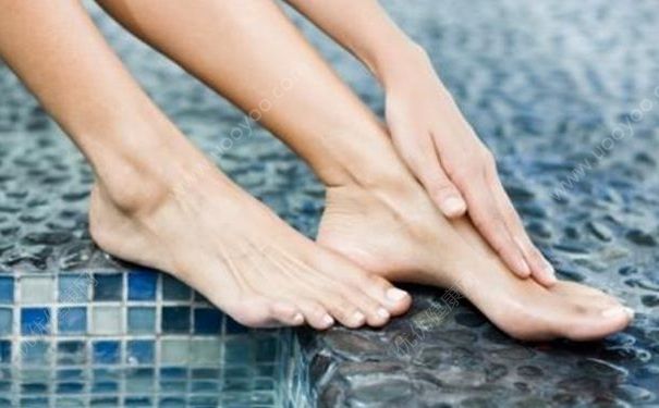 女性夏日防曬如何照顧全身？夏季穿涼鞋如何防止斑馬紋？(1)
