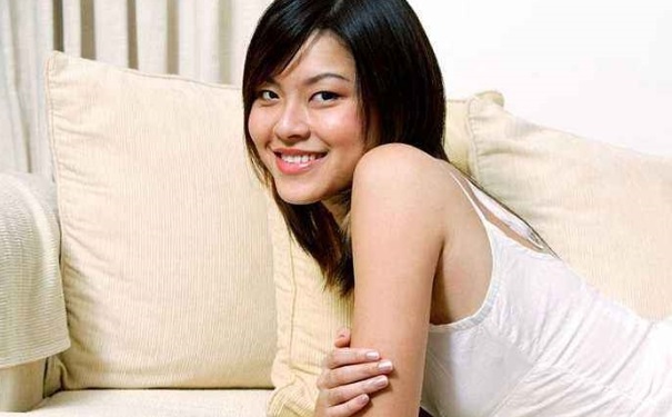 哪些因素會(huì)導(dǎo)致胸部變??？讓女人胸部變小的壞習(xí)慣有哪些？(1)