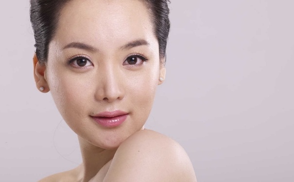 產(chǎn)后黑眼圈很重怎么辦？生孩子后有黑眼圈怎么辦？(1)