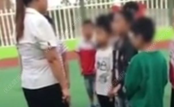 女教師脫高跟鞋打小學(xué)生，學(xué)生嚇得直哆嗦，穿高跟鞋有什么害處？(1)