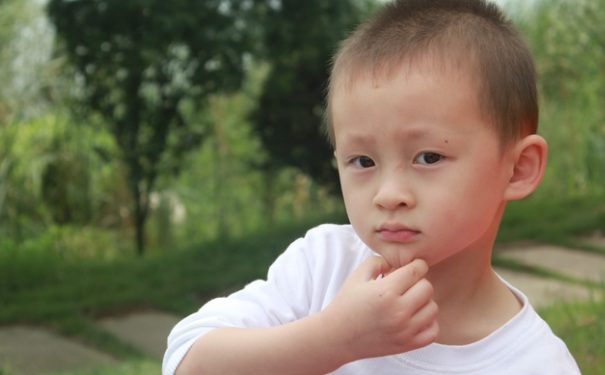 寶寶頭發(fā)多剃長(zhǎng)得快嗎？怎么讓寶寶的頭發(fā)長(zhǎng)得快？(1)